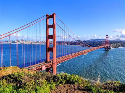 Golden Gate Bridge in popular culture .